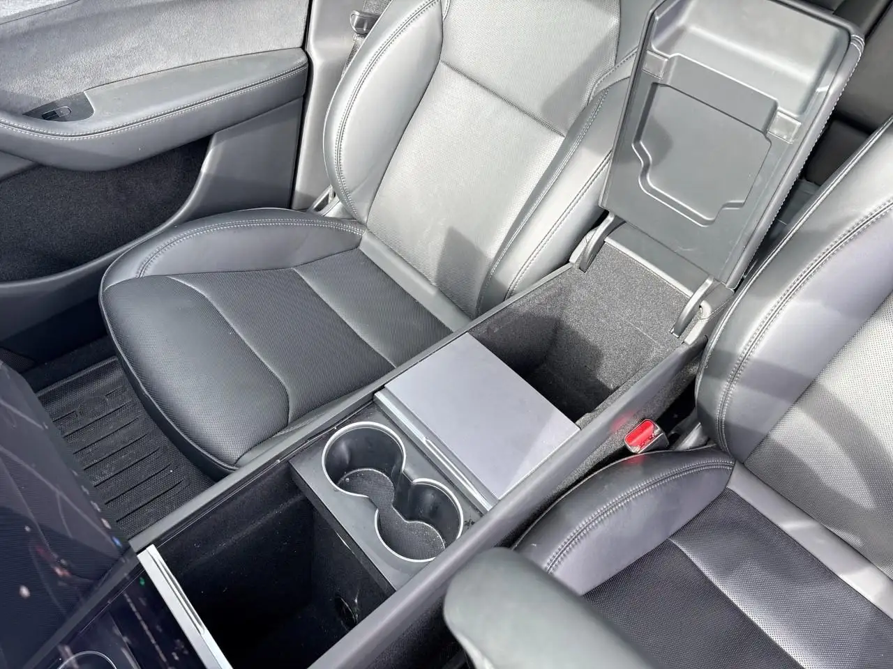 Tesla Model Y - Image 23