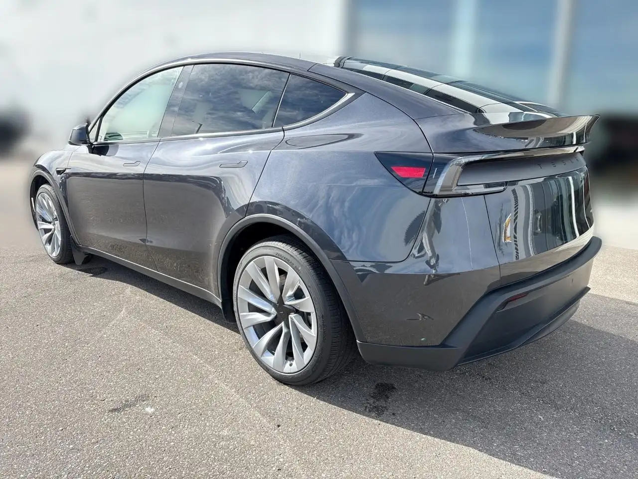 Tesla Model Y - Image 6