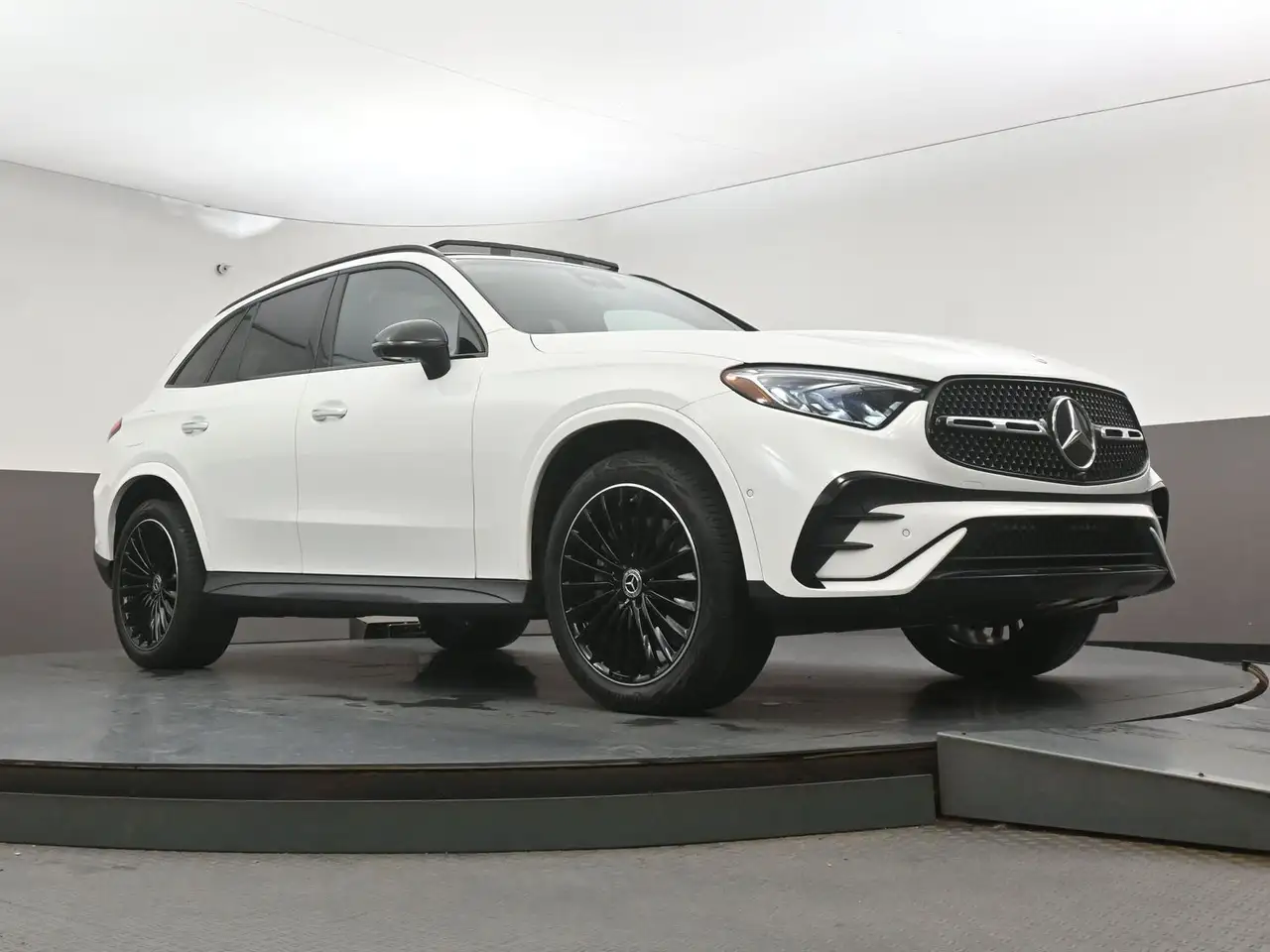 Mercedes-Benz GLC - Image 37