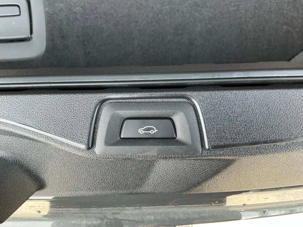 BMW X5 - Image 10