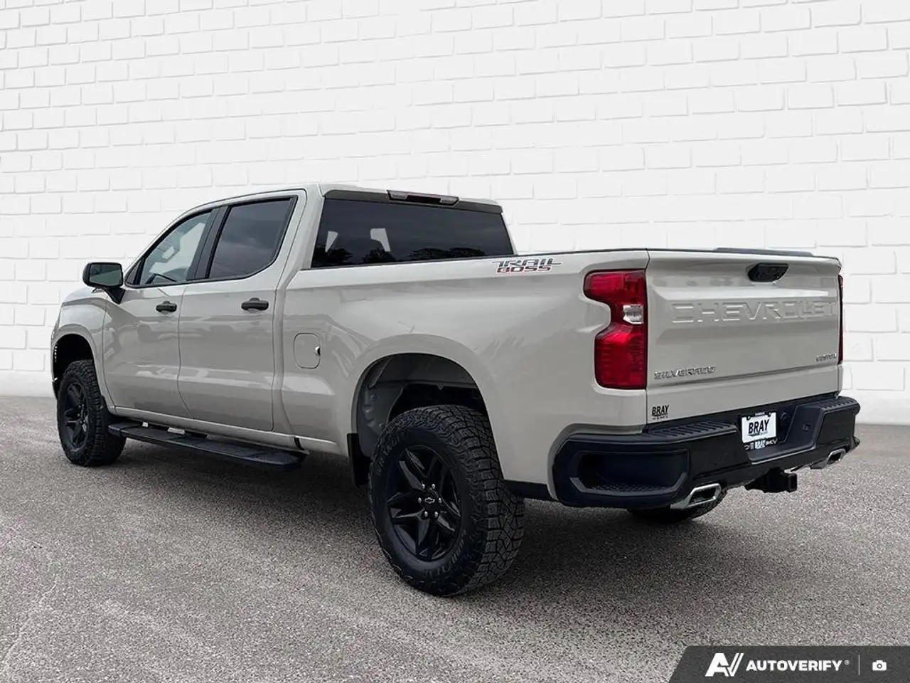 Chevrolet Silverado 1500 - Image 3