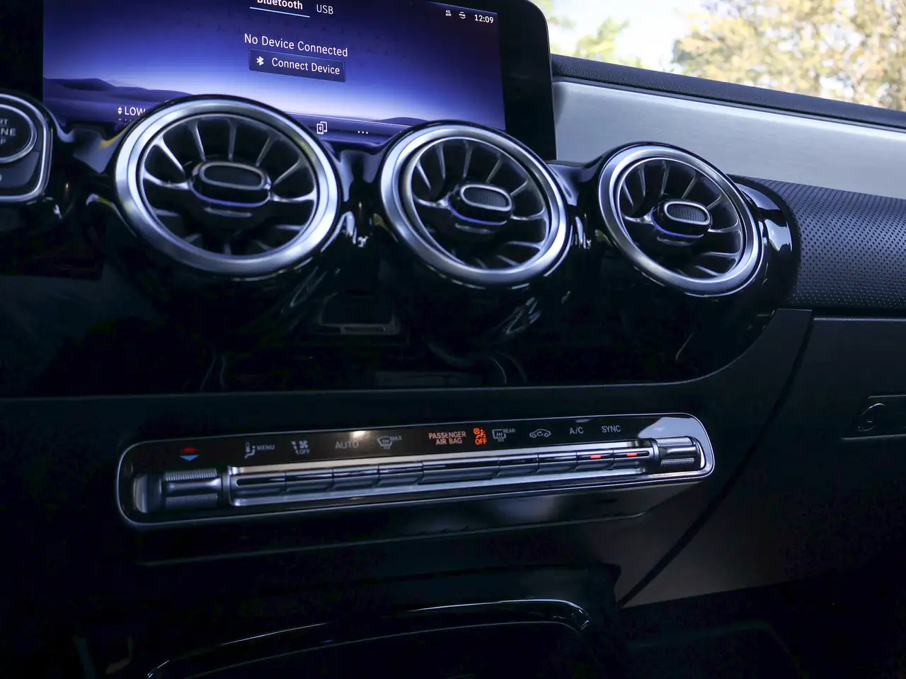 Mercedes-Benz CLA - Image 29