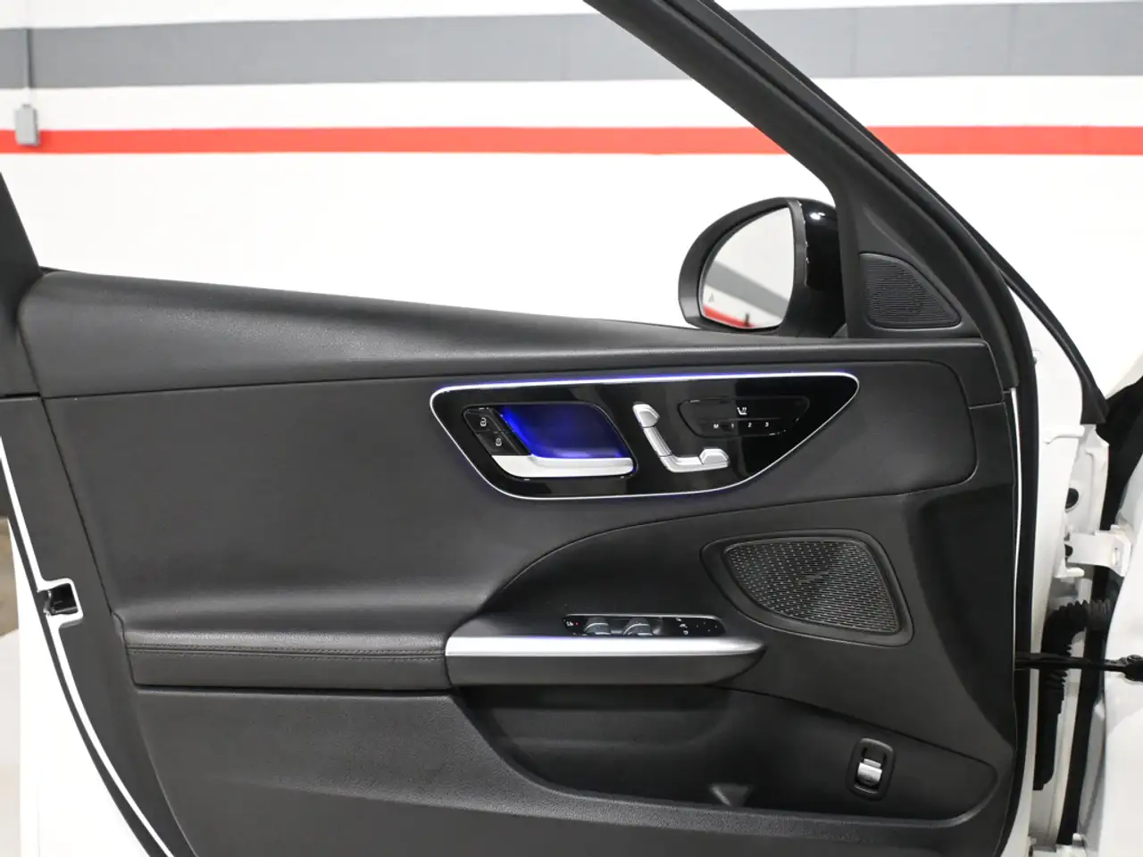 Mercedes-Benz C-Class - Image 11