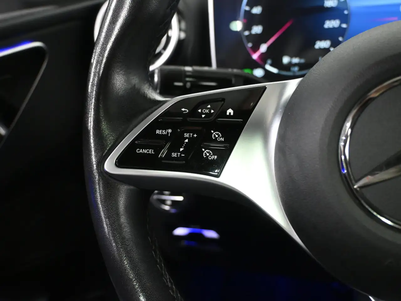 Mercedes-Benz C-Class - Image 14
