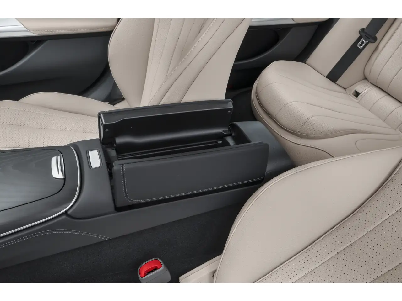 Mercedes-Benz E-Class - Image 9