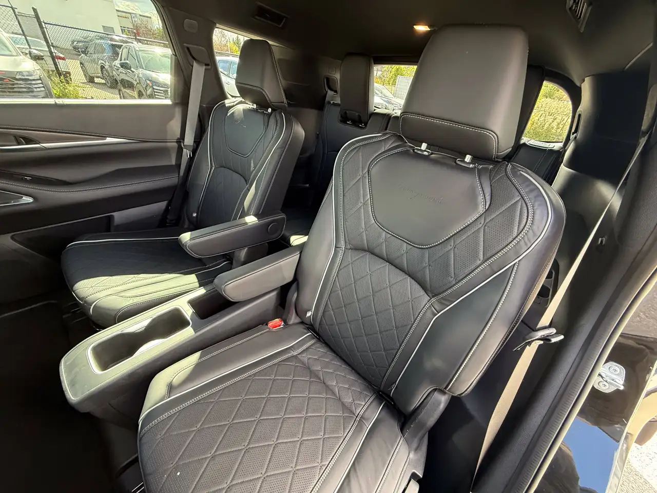 Infiniti QX60 - Image 18