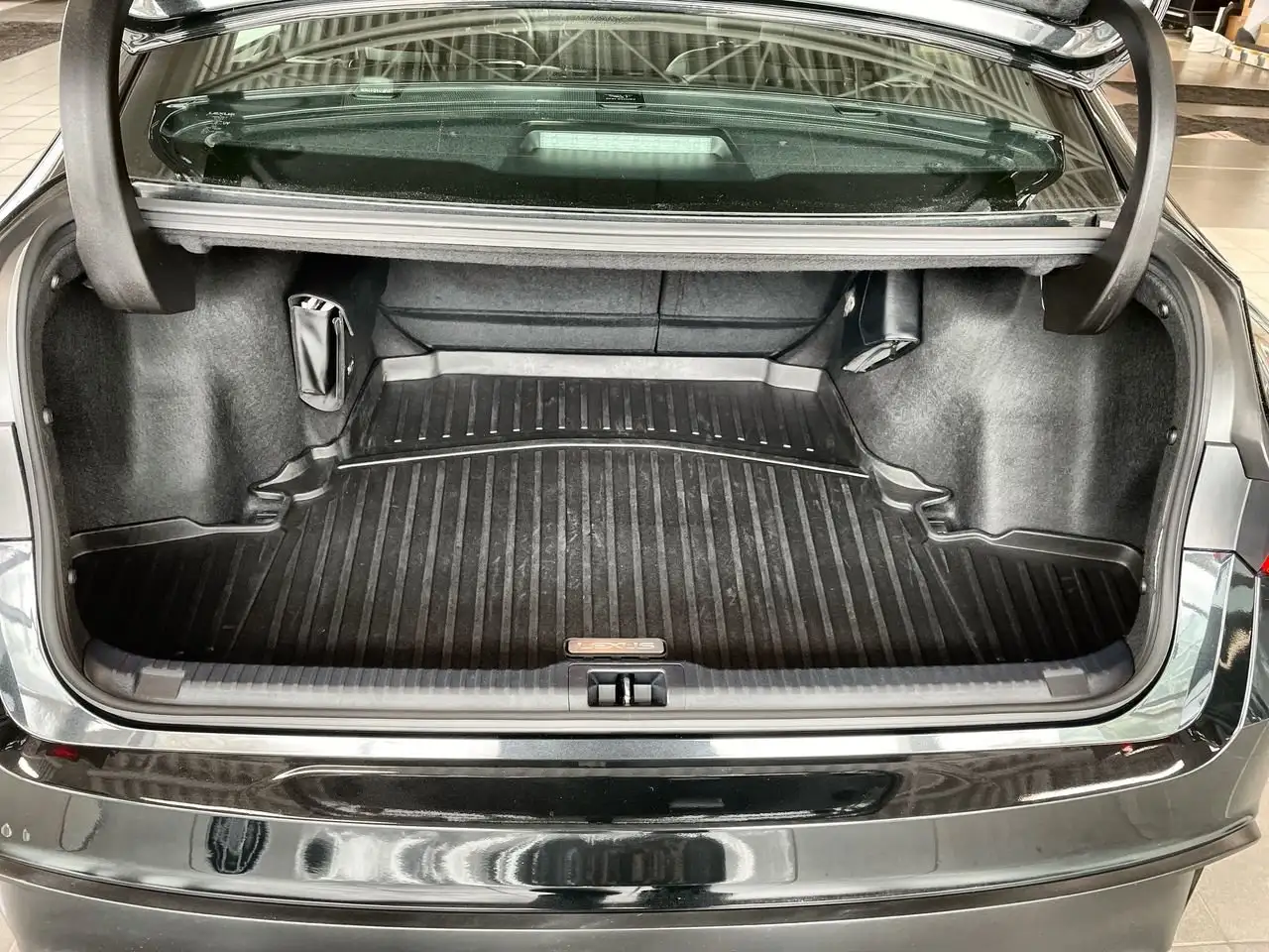 Lexus IS - Image 31