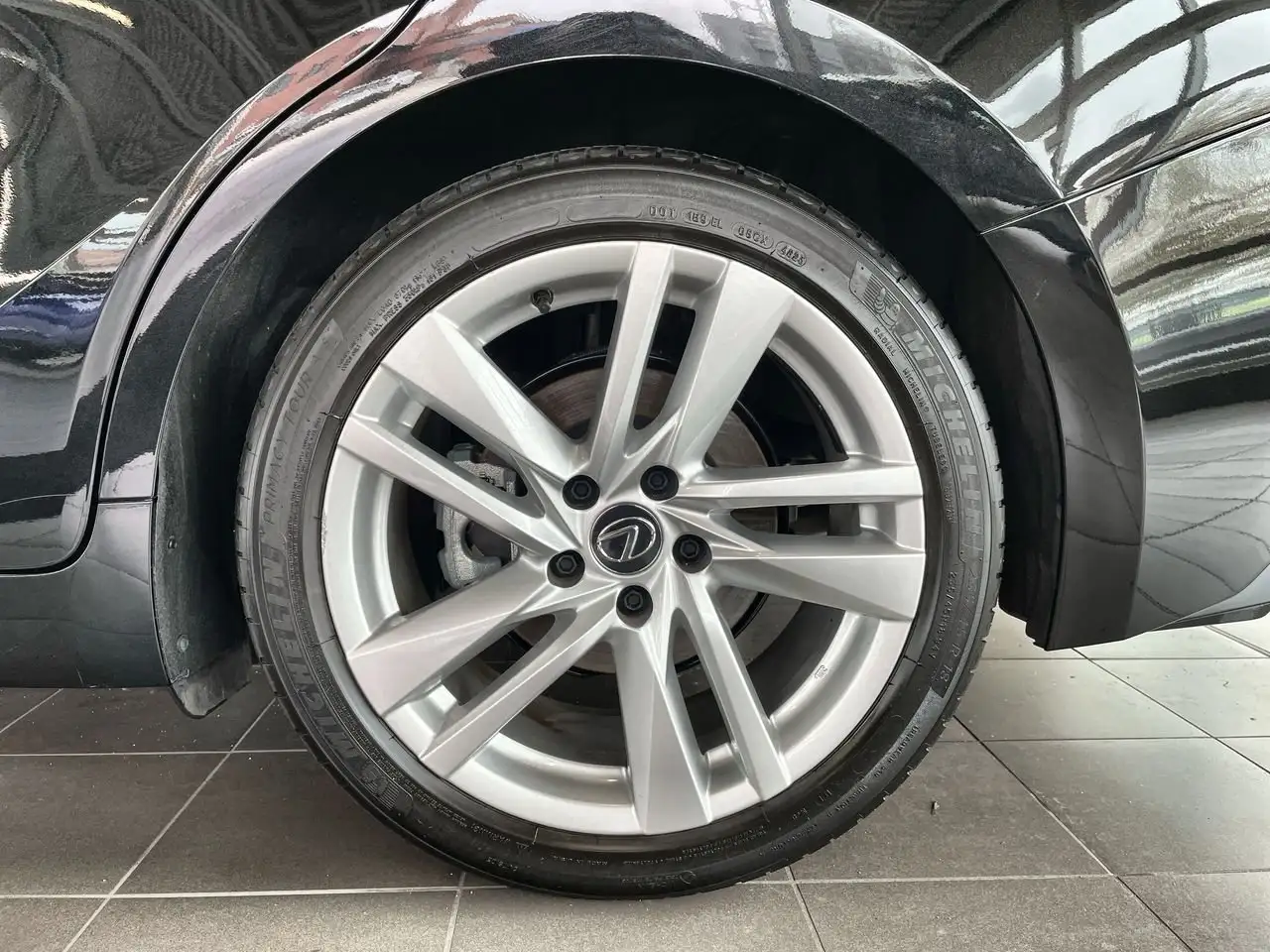 Lexus IS - Image 18
