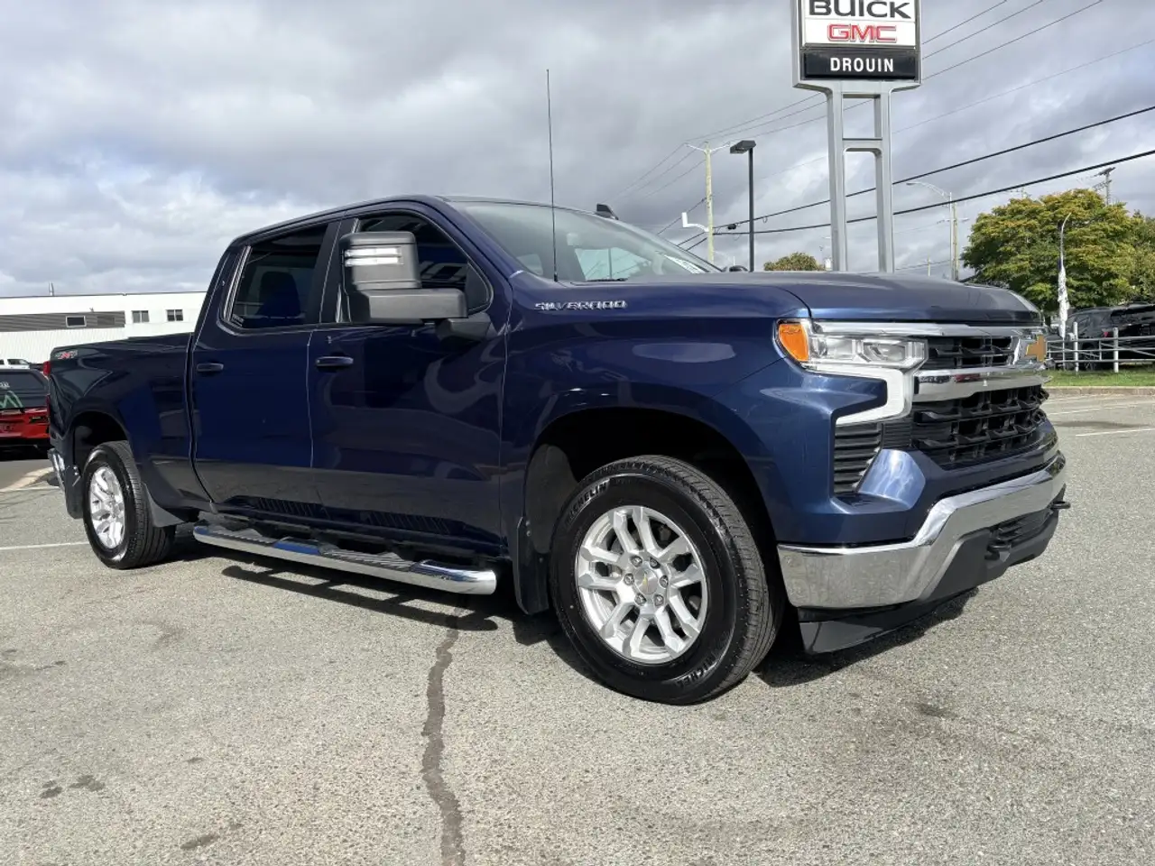 Chevrolet Silverado 1500 - Image 2