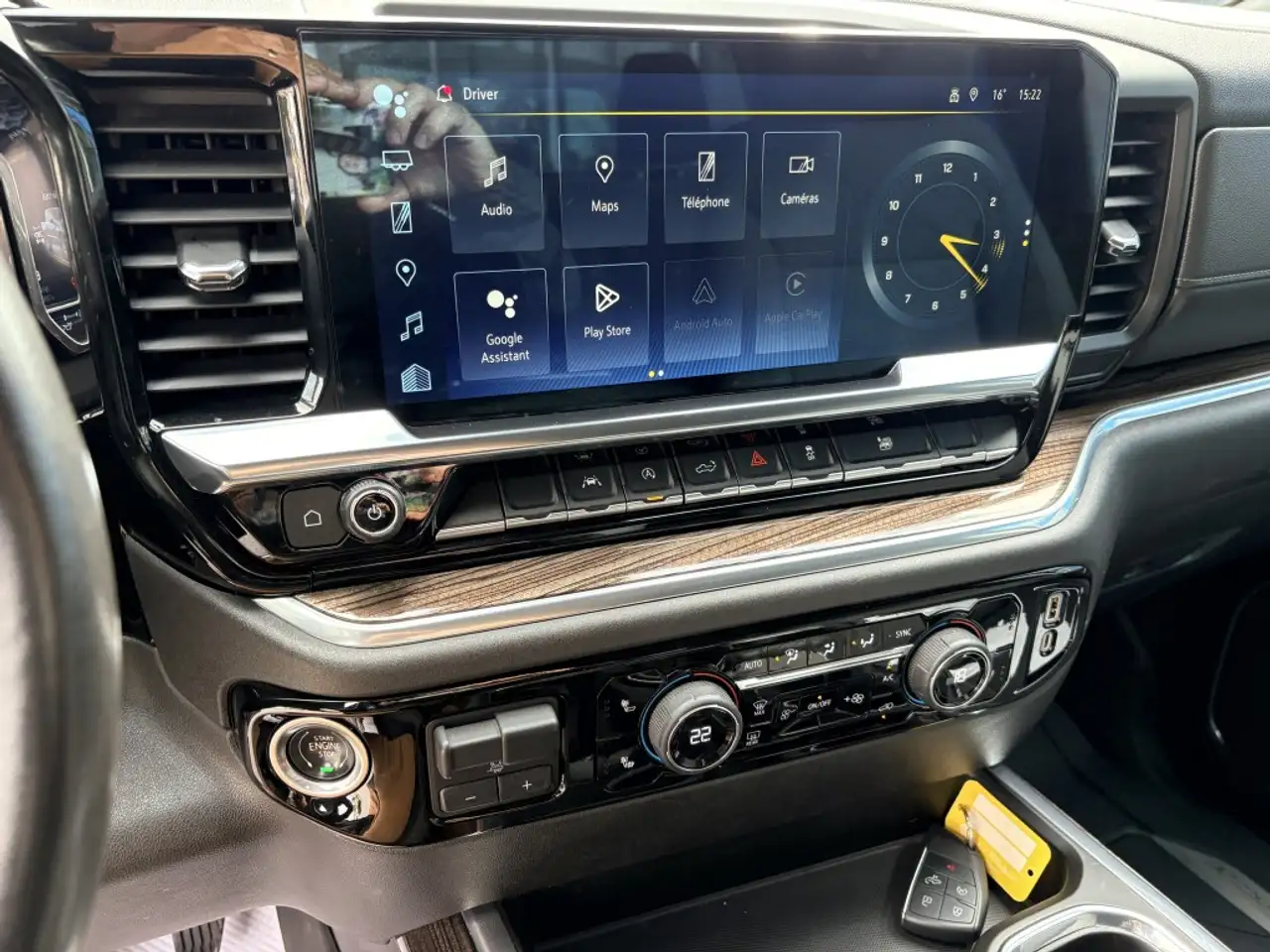 Chevrolet Silverado 1500 - Image 9