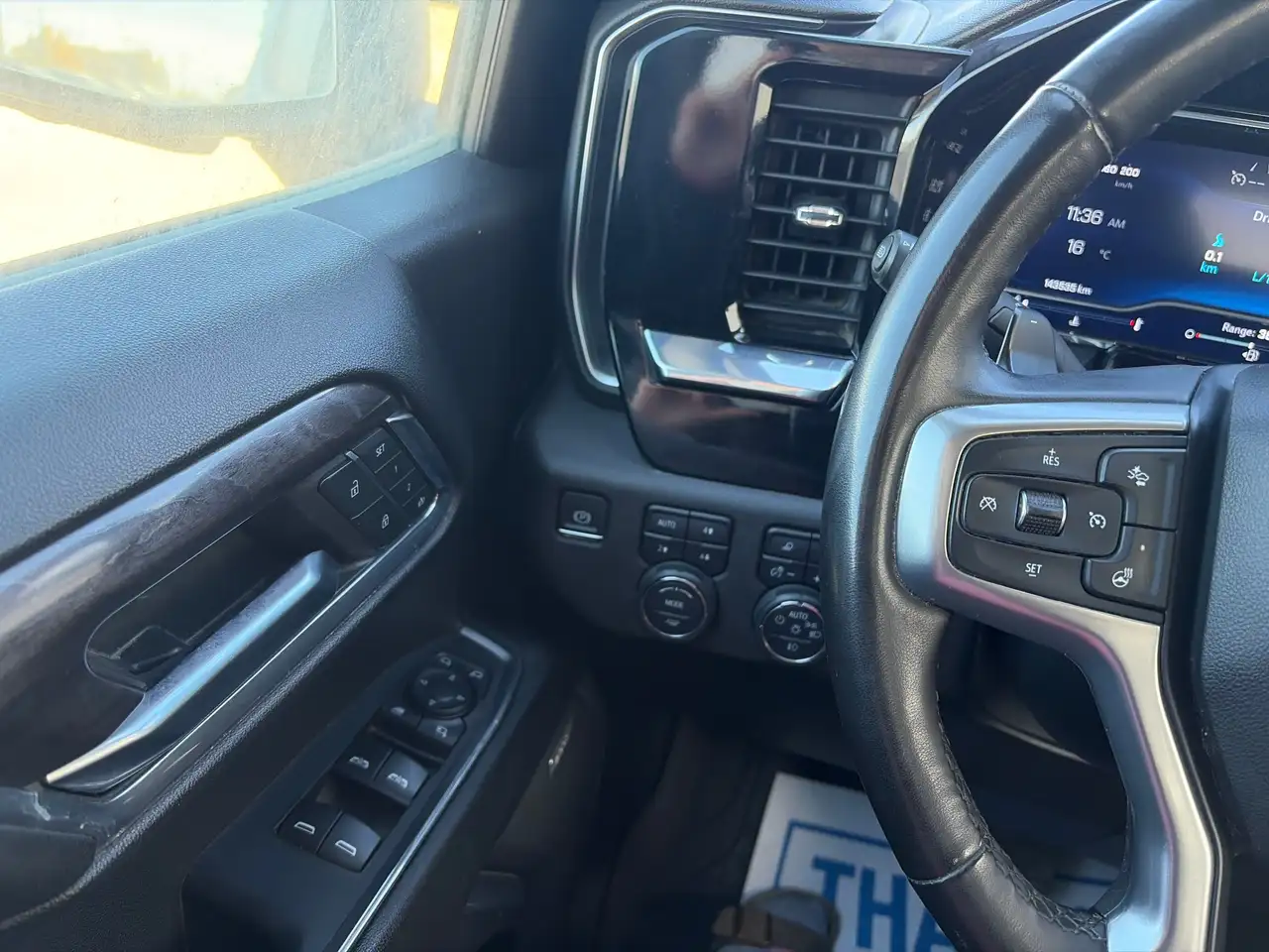 Chevrolet Silverado 1500 - Image 10