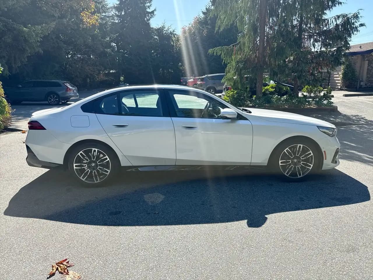 BMW 5 Series - Image 10