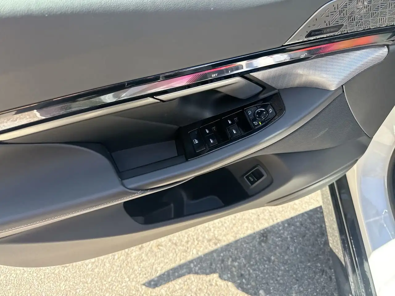 BMW 5 Series - Image 15