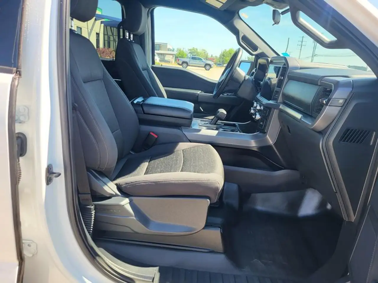 Ford F-150 - Image 20
