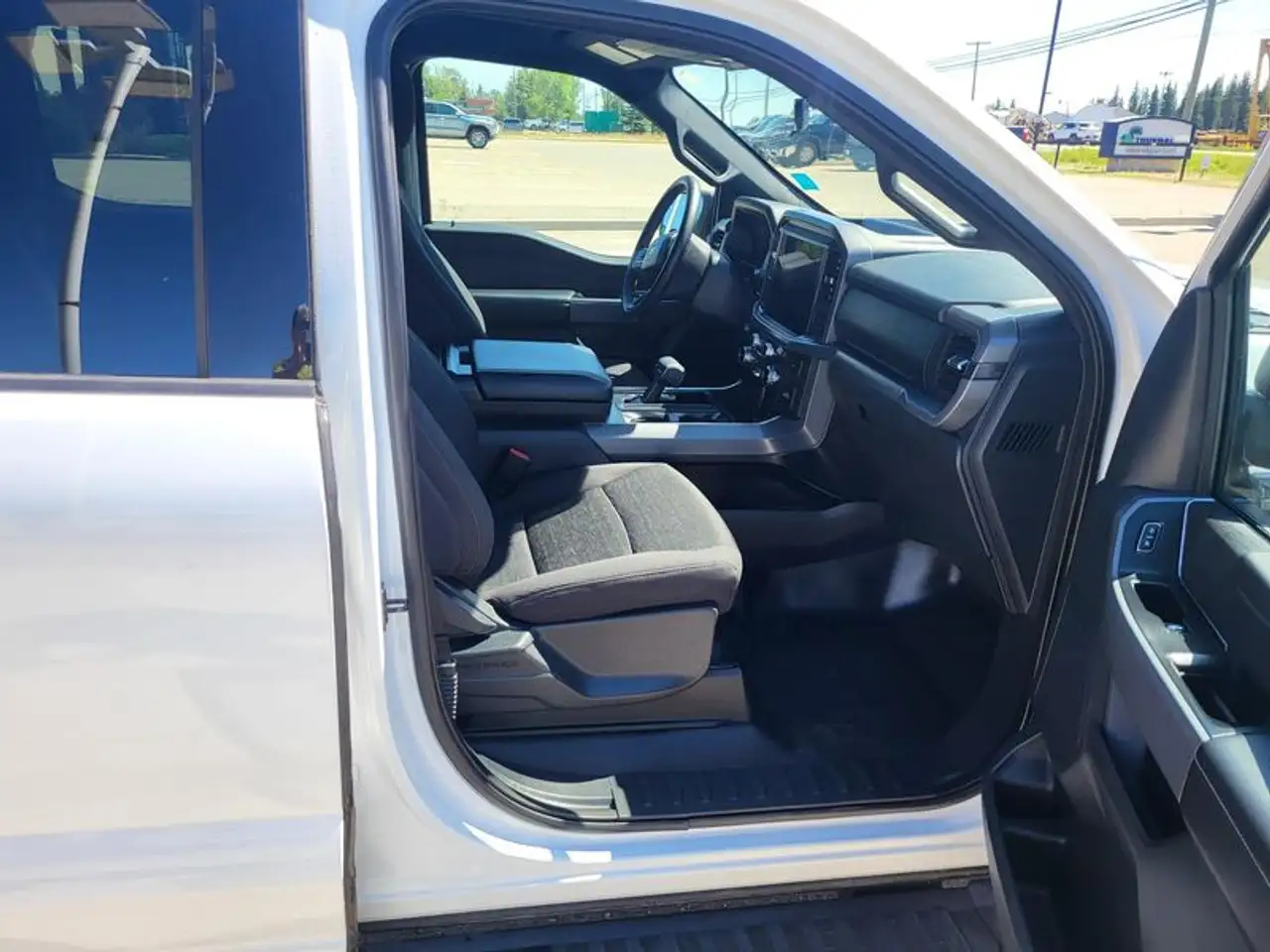 Ford F-150 - Image 19