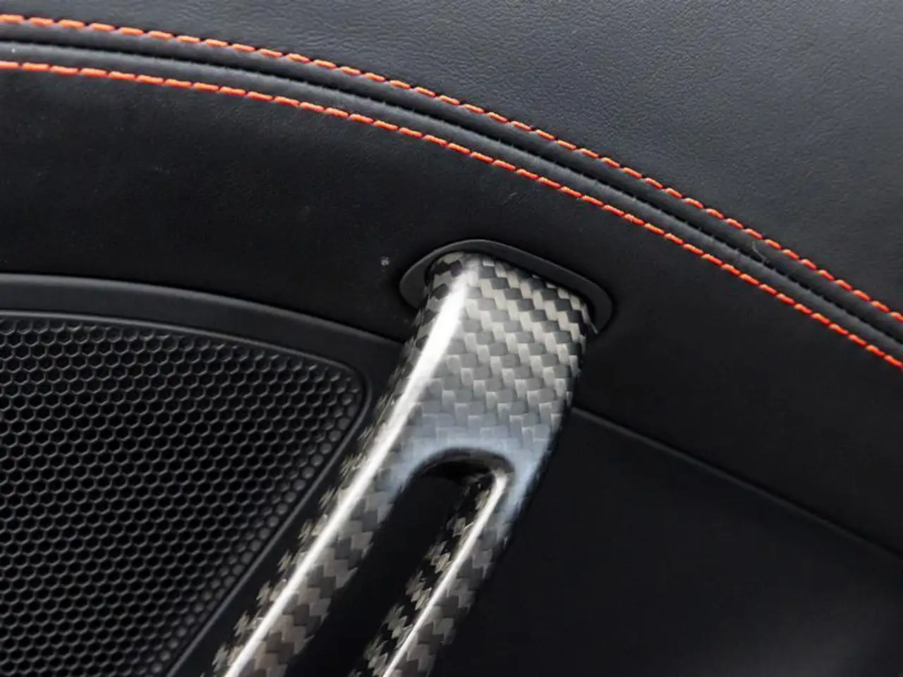 Porsche 911 - Image 19