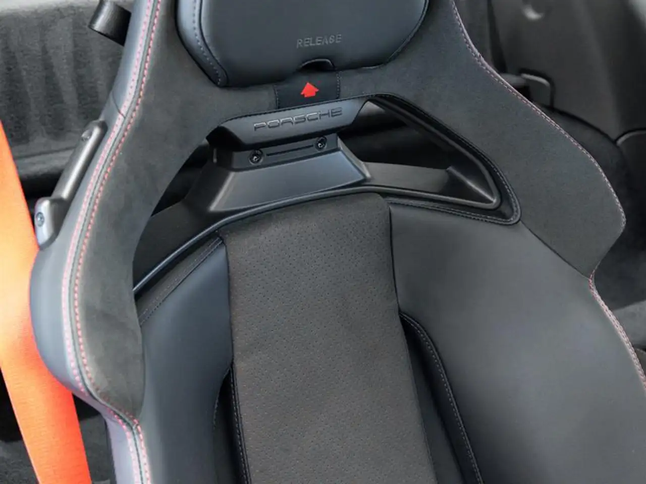 Porsche 911 - Image 36