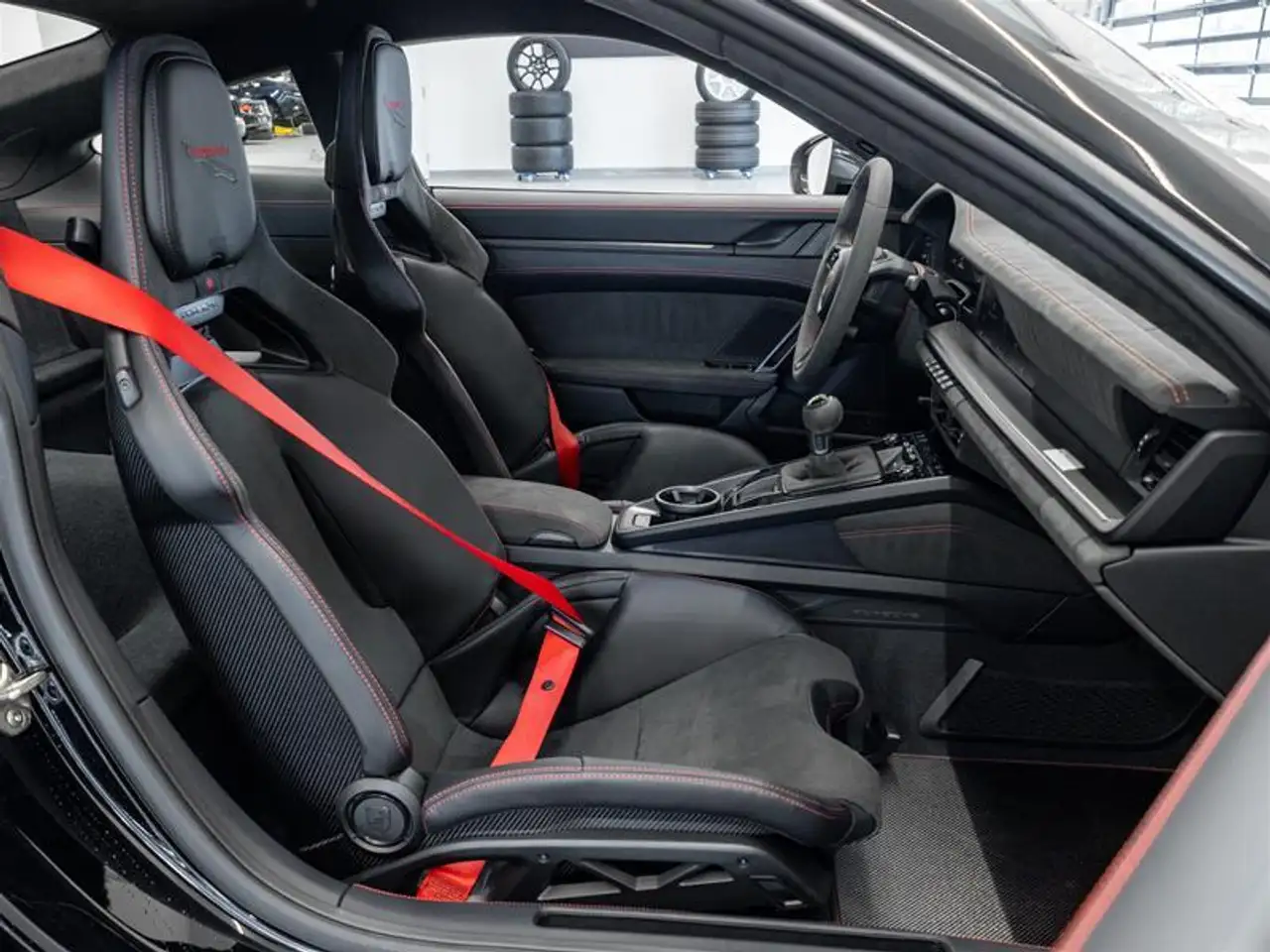 Porsche 911 - Image 33