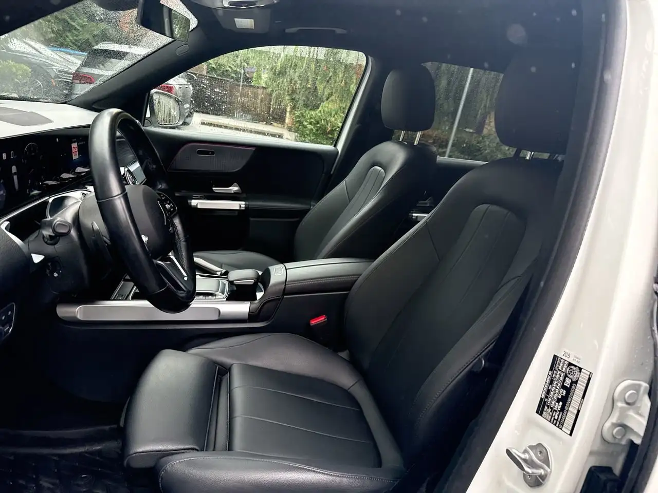 Mercedes-Benz GLB - Image 13