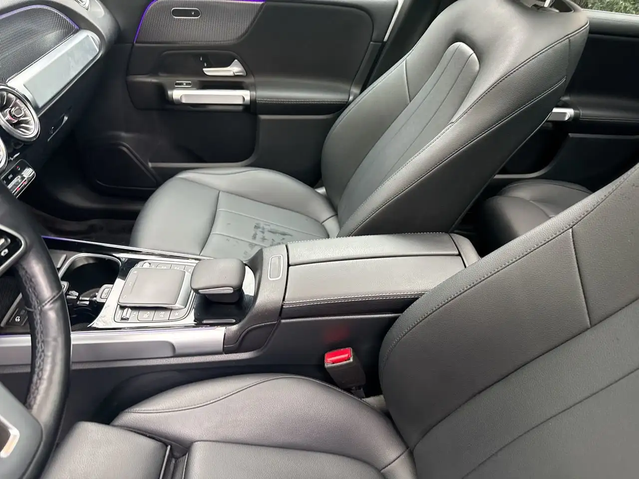 Mercedes-Benz GLB - Image 23