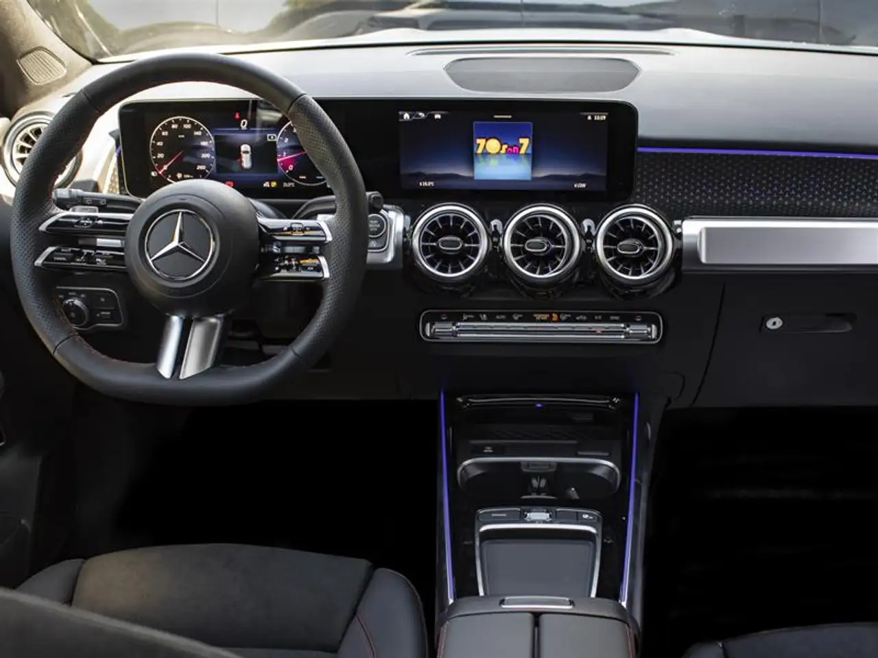 Mercedes-Benz GLB - Image 14
