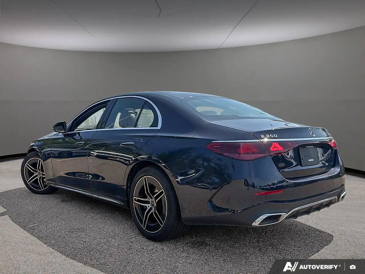 Mercedes-Benz E-Class - Image 5