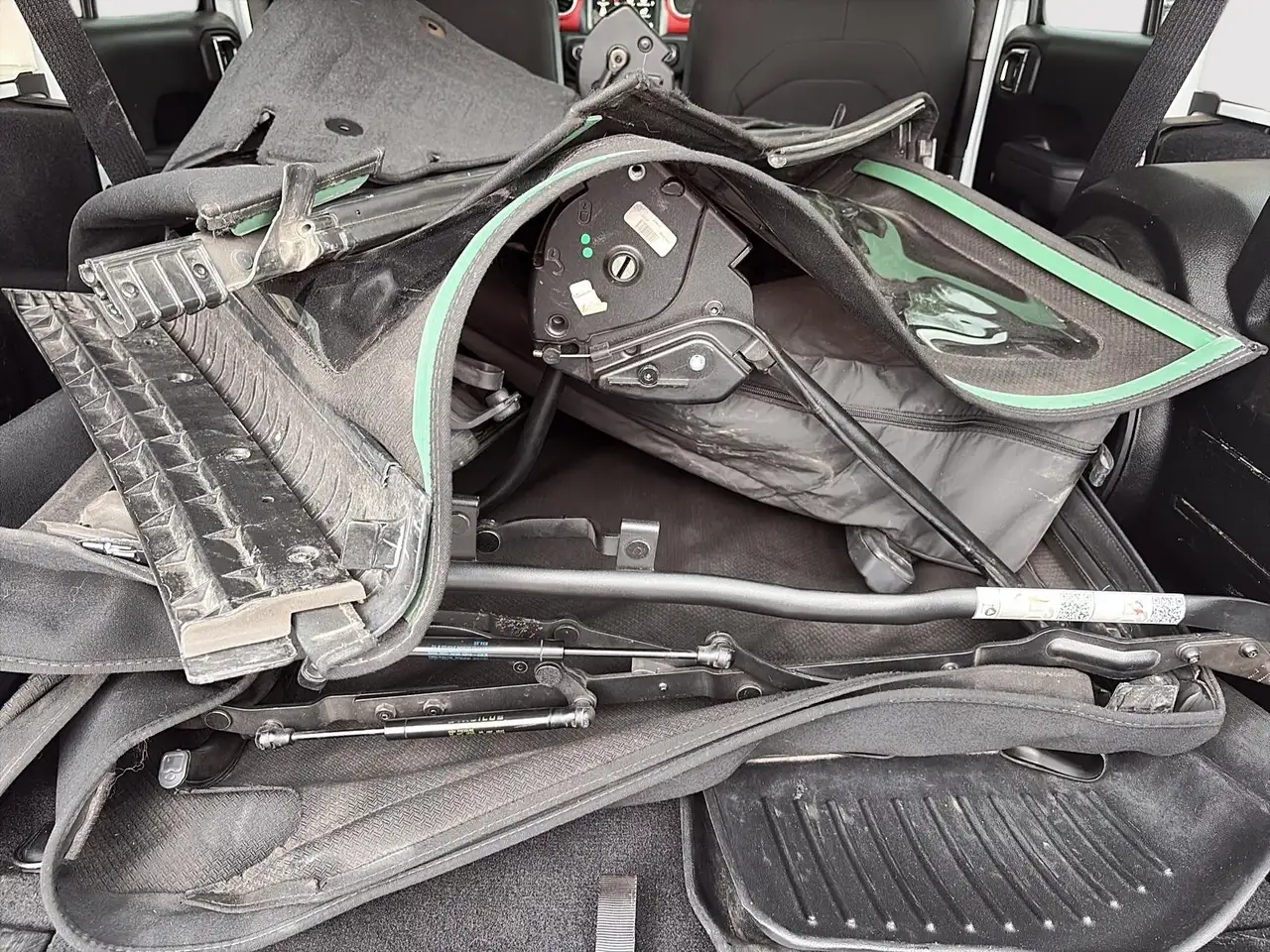 Jeep Wrangler - Image 34