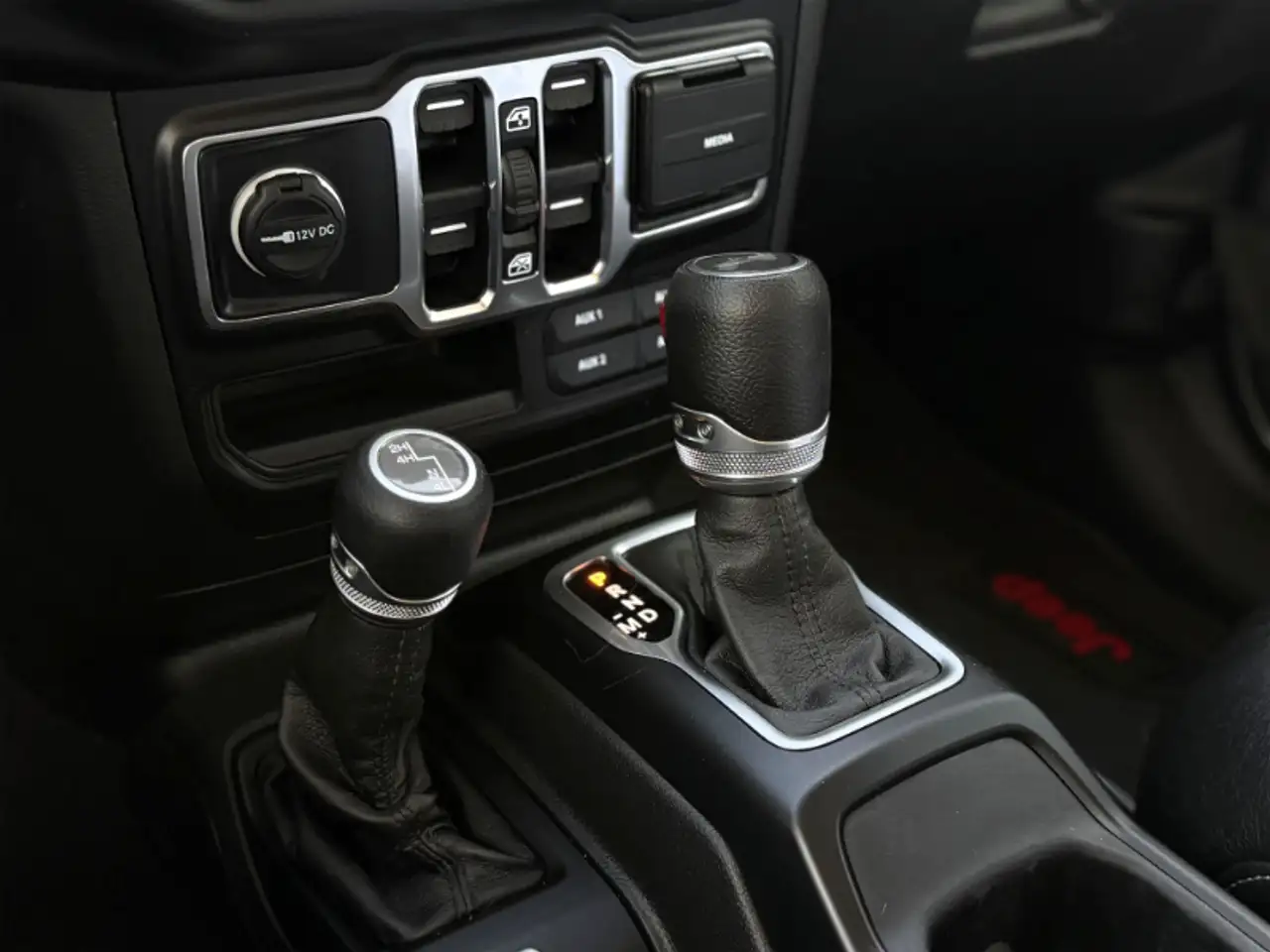 Jeep Wrangler - Image 13