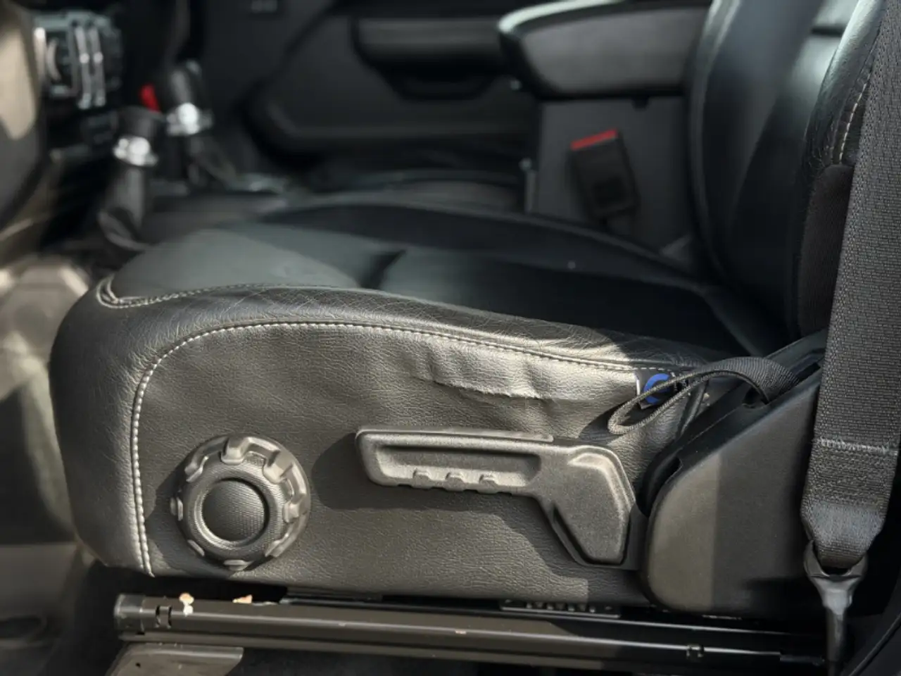 Jeep Wrangler - Image 17