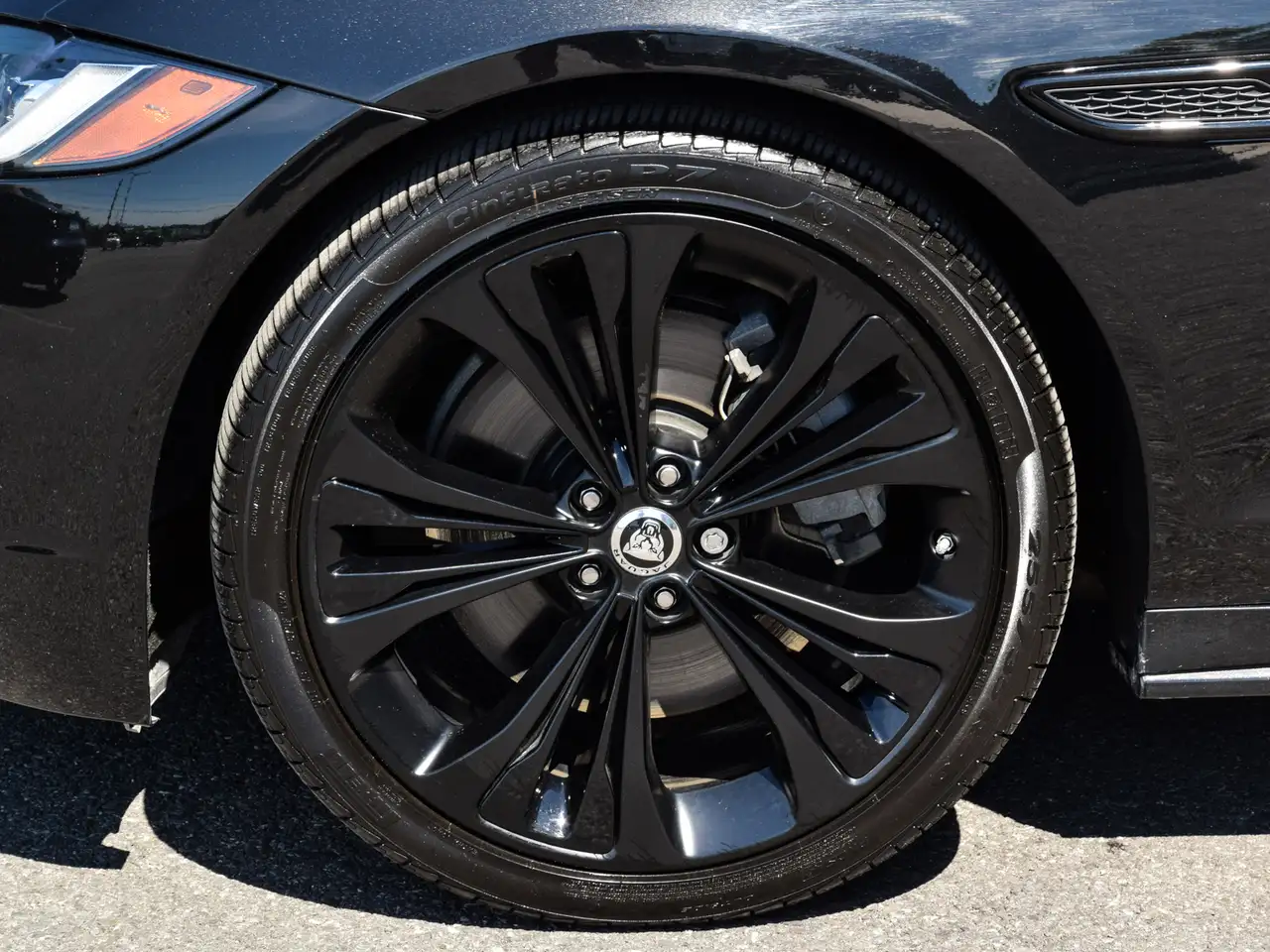 Jaguar XF - Image 9