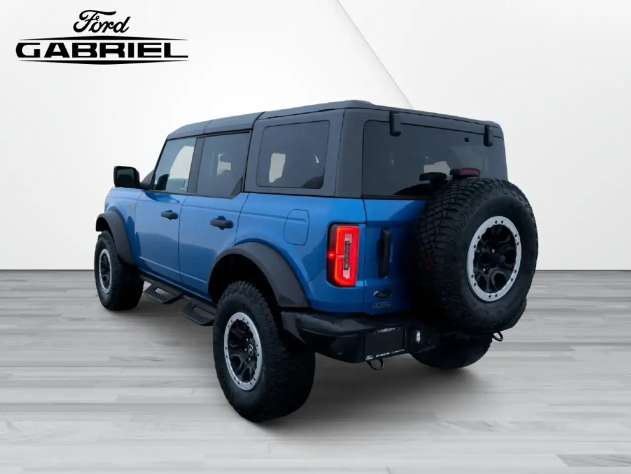 Ford Bronco - Image 3