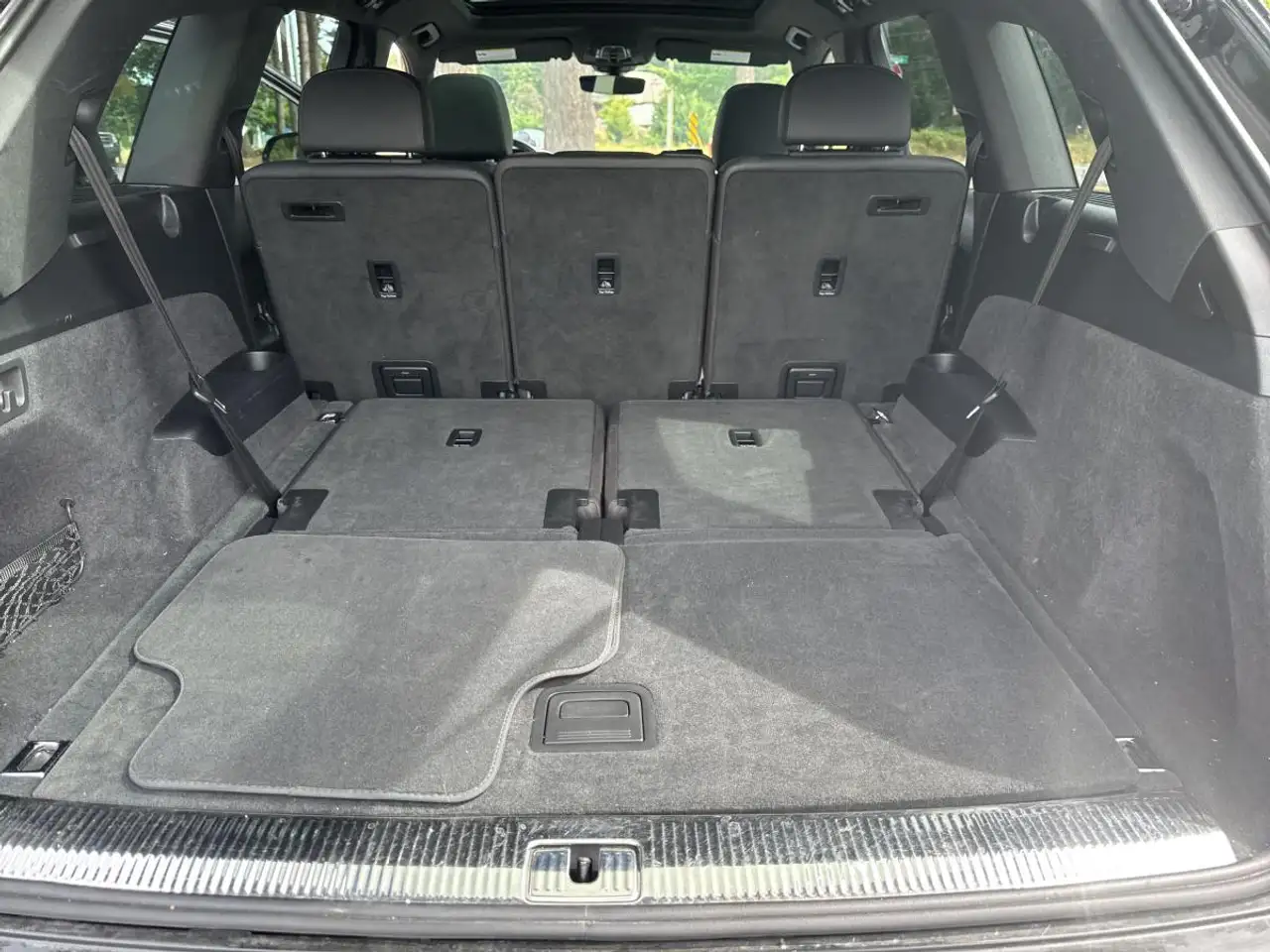 Audi Q7 - Image 12
