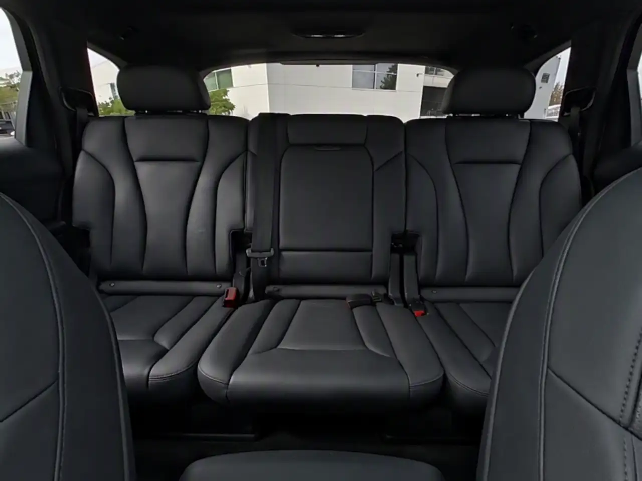 Audi Q7 - Image 20