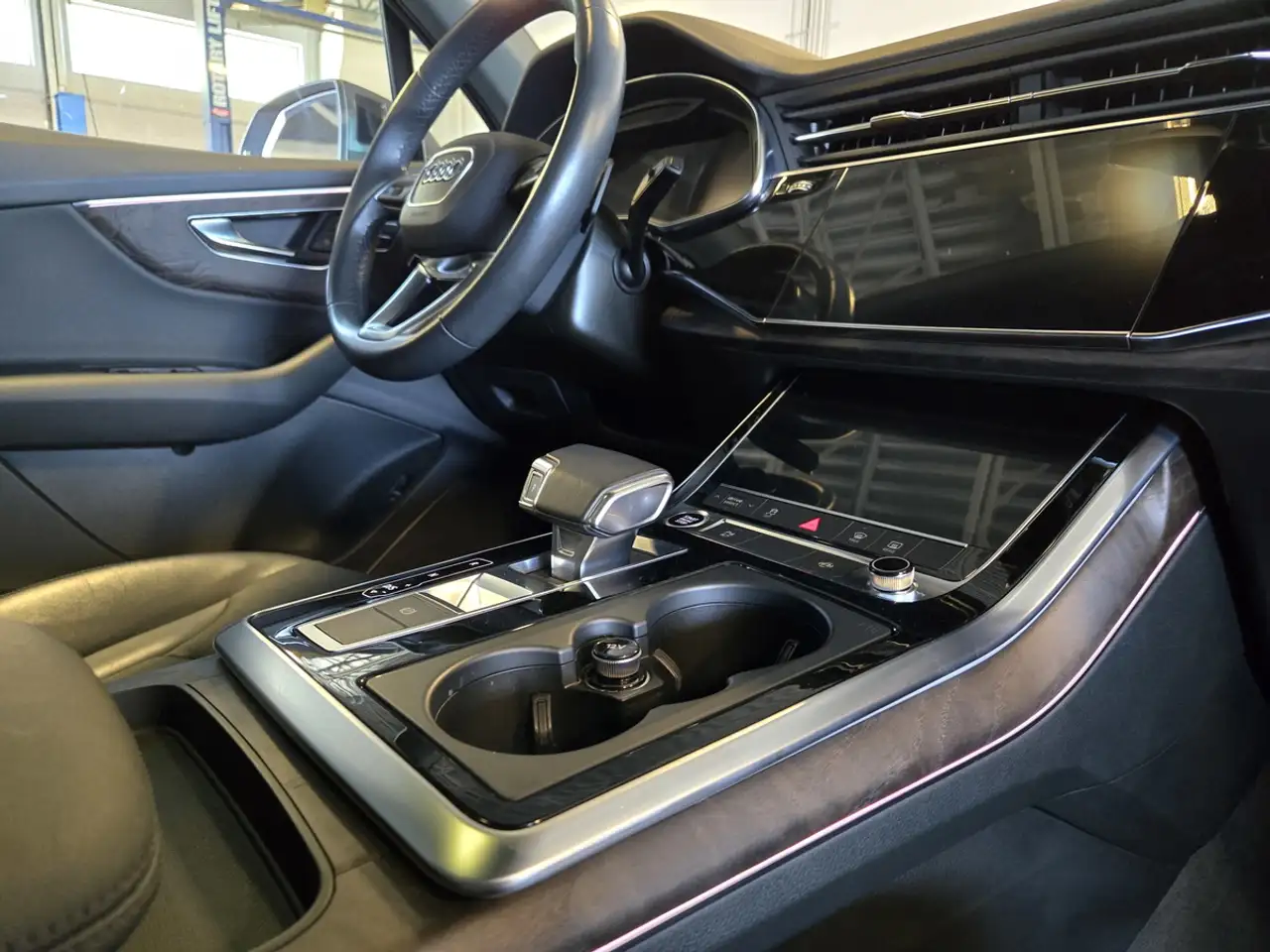 Audi Q7 - Image 16