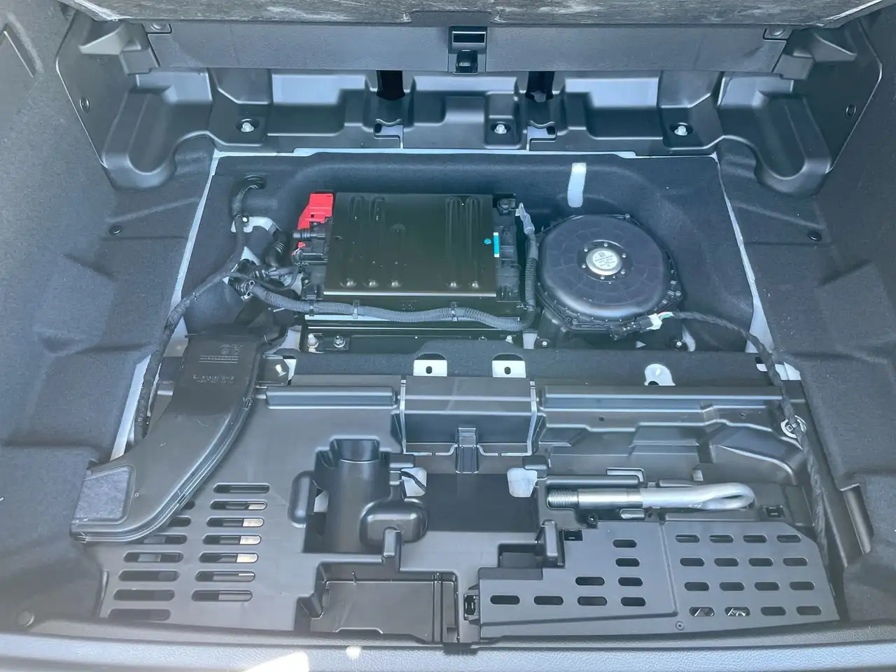 Mercedes-Benz GLB - Image 33