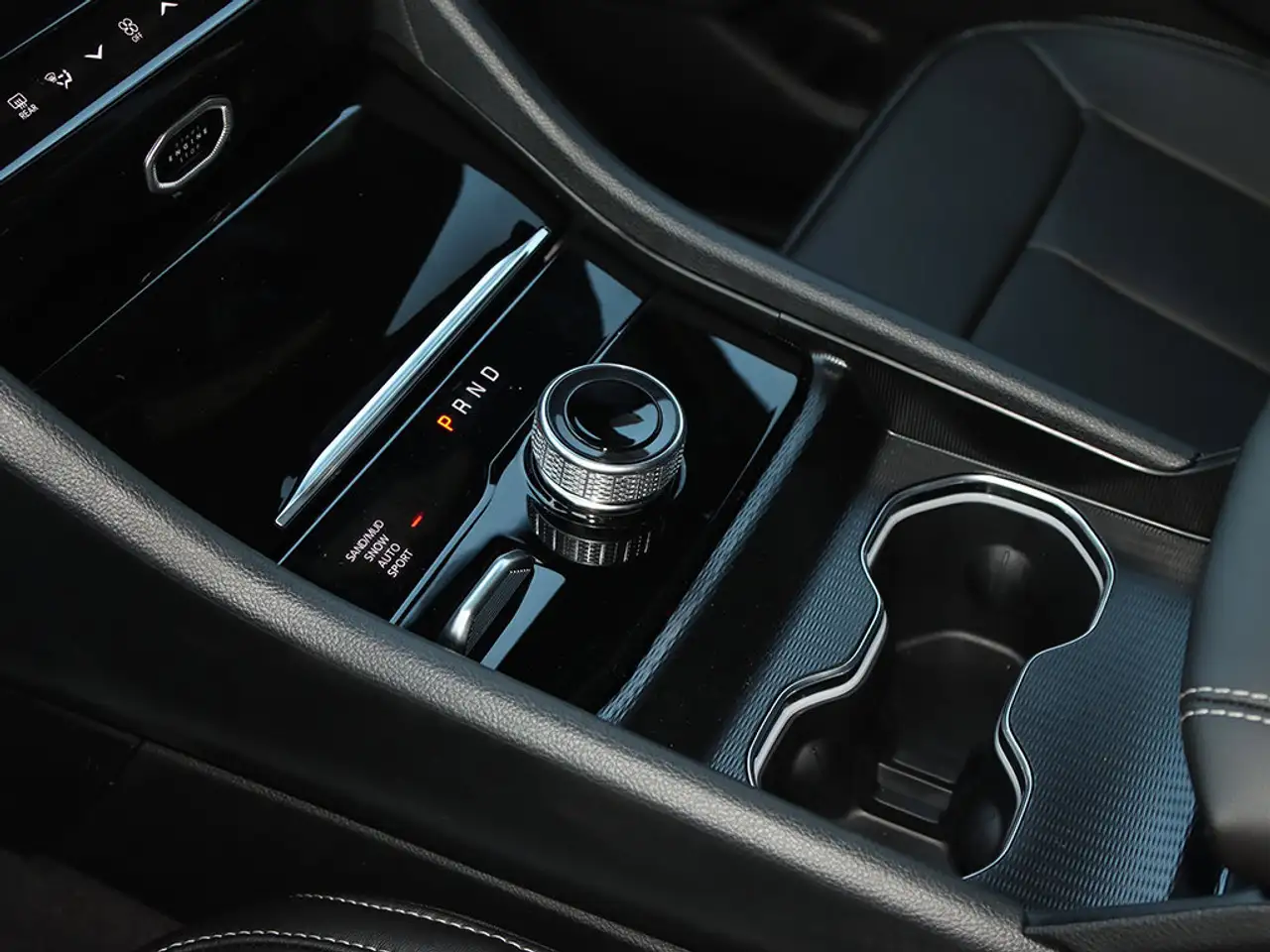 Jeep Grand Cherokee - Image 15