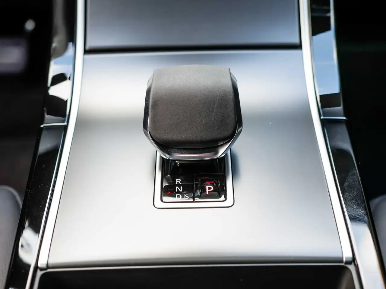 Land Rover Range Rover Evoque - Image 12