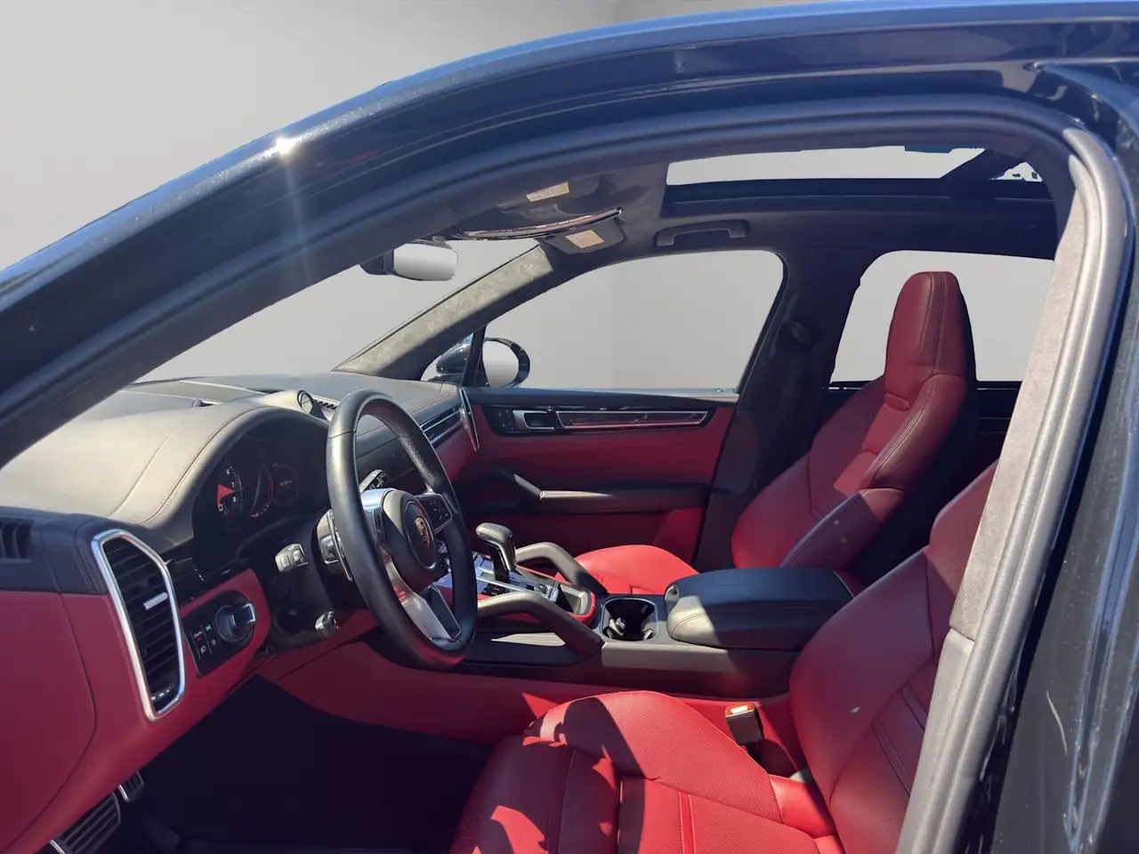 Porsche Cayenne - Image 9