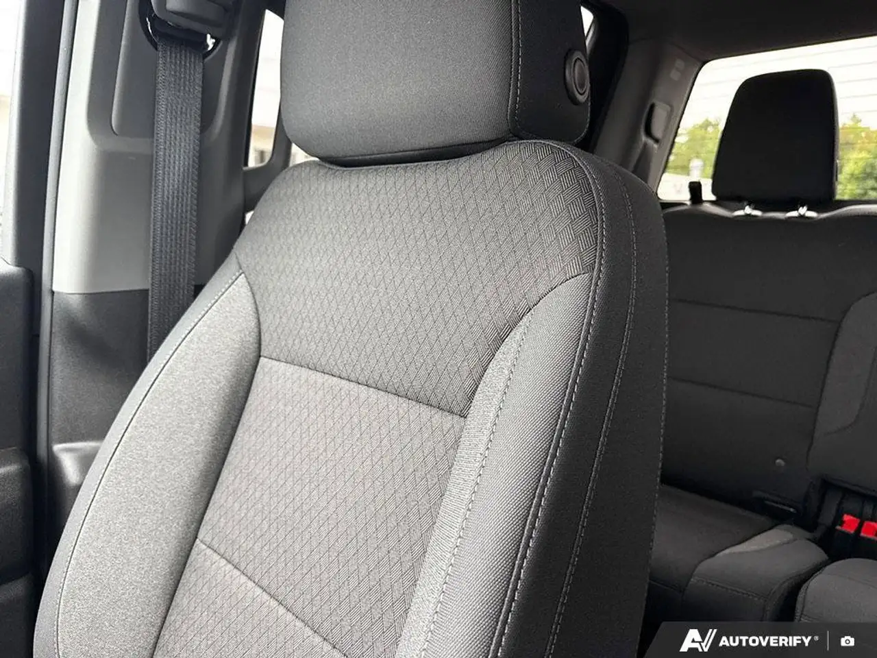 Chevrolet Silverado 1500 - Image 23