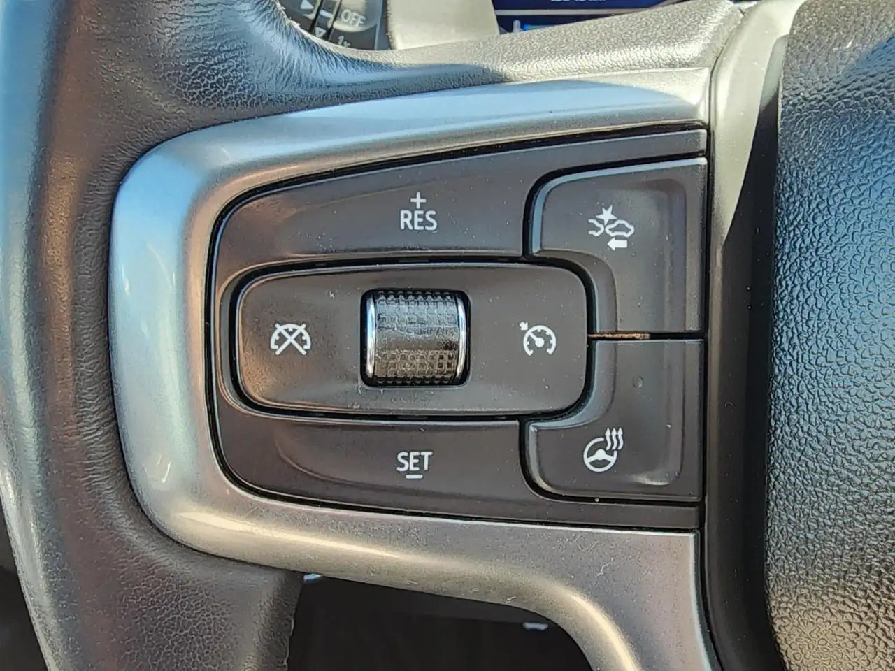 Chevrolet Silverado 1500 - Image 40