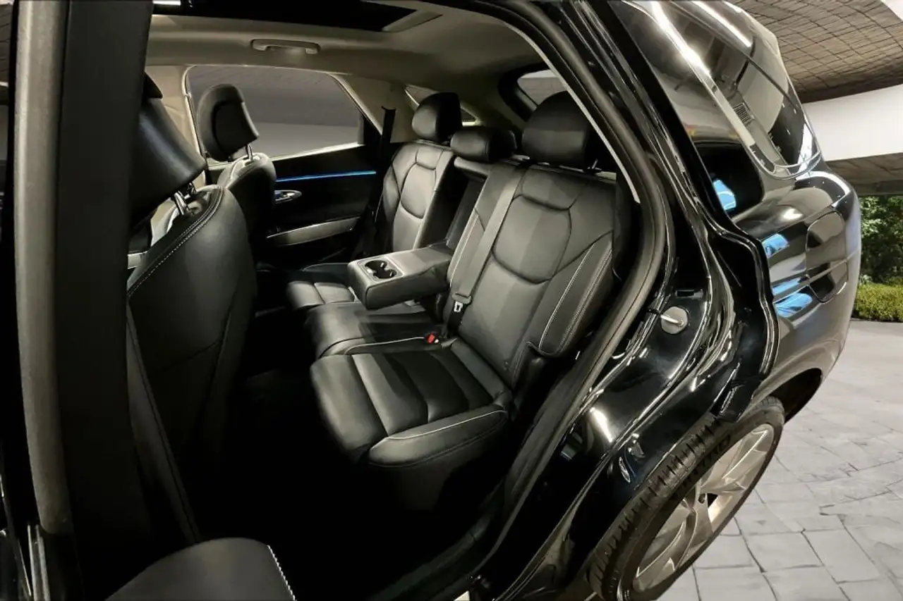 Genesis GV70 - Image 23