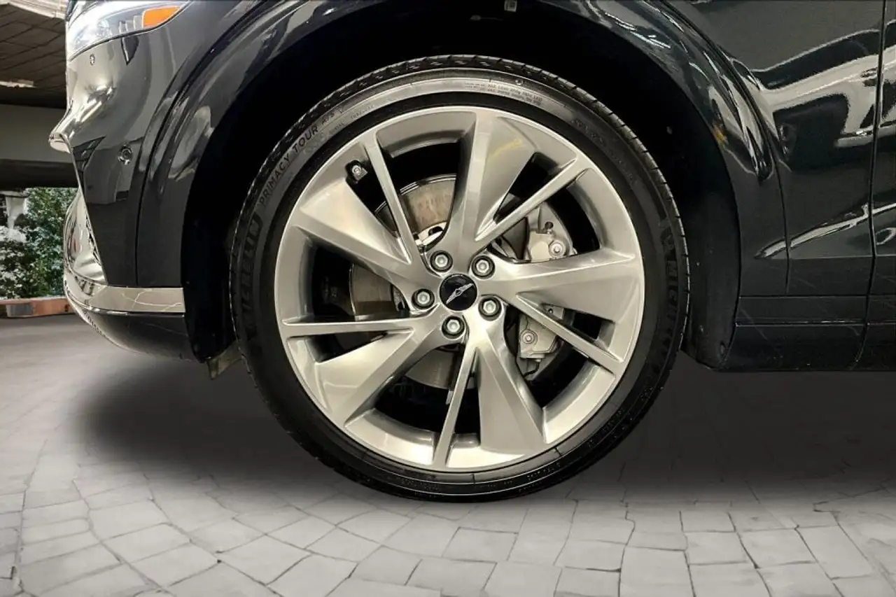 Genesis GV70 - Image 36