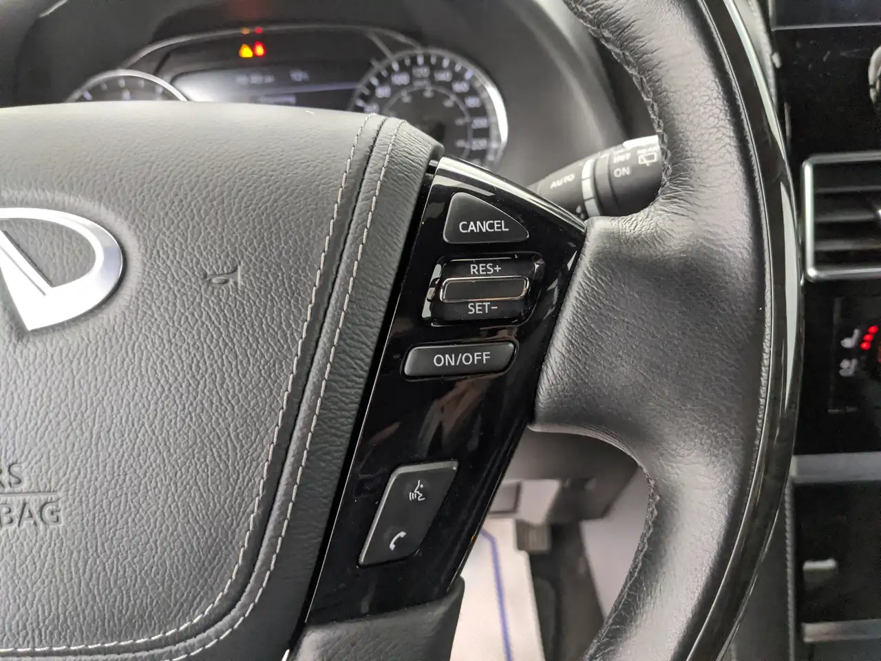 Infiniti QX80 - Image 19