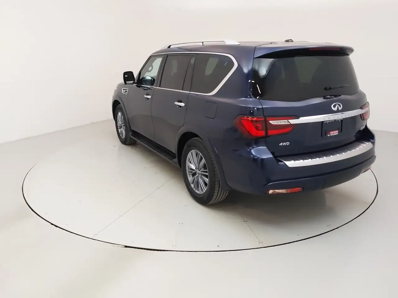 Infiniti QX80 - Image 9
