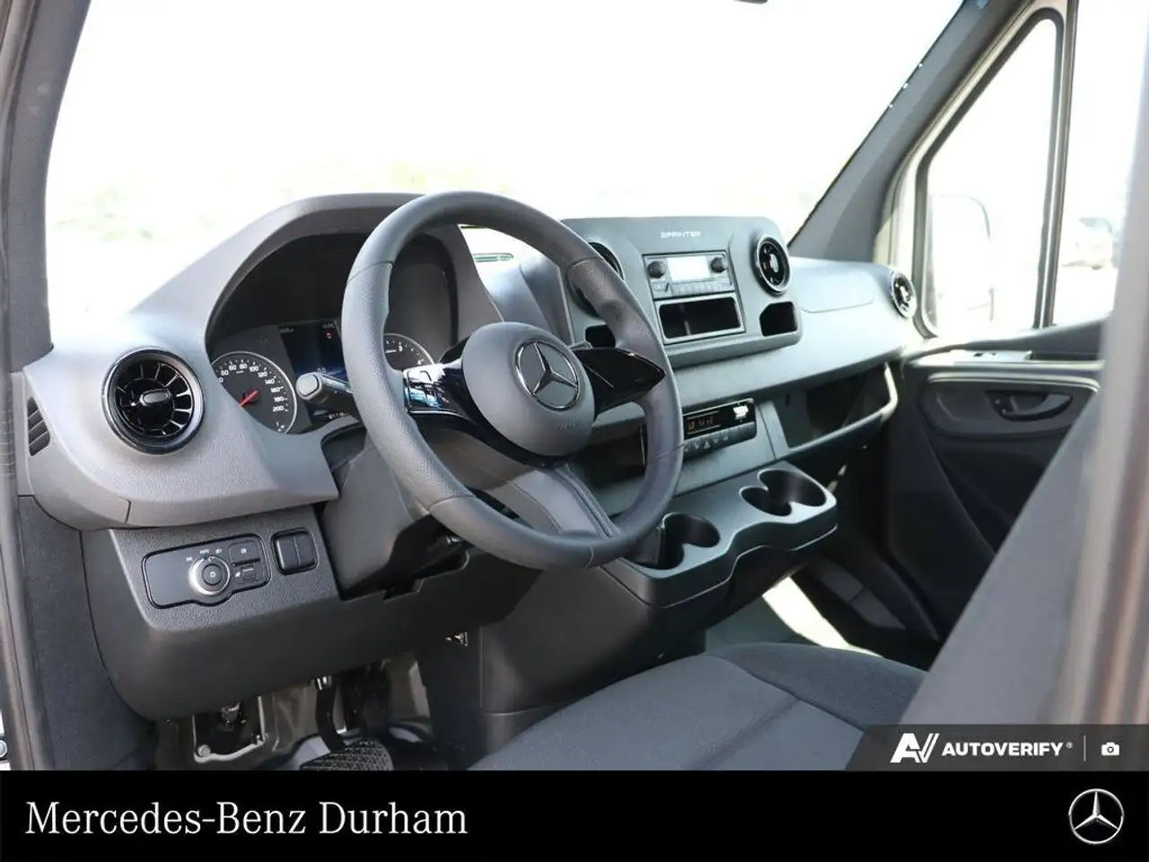 Mercedes-Benz Sprinter - Image 13