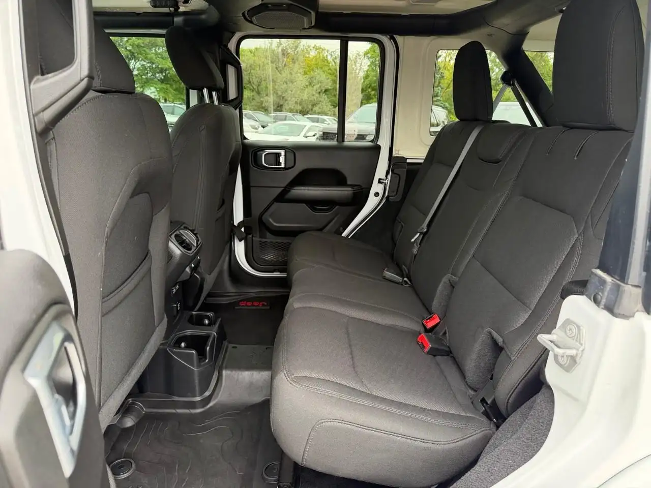 Jeep Wrangler - Image 19