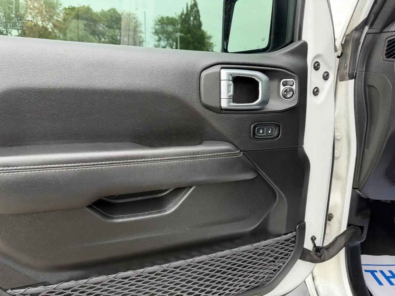 Jeep Wrangler - Image 17