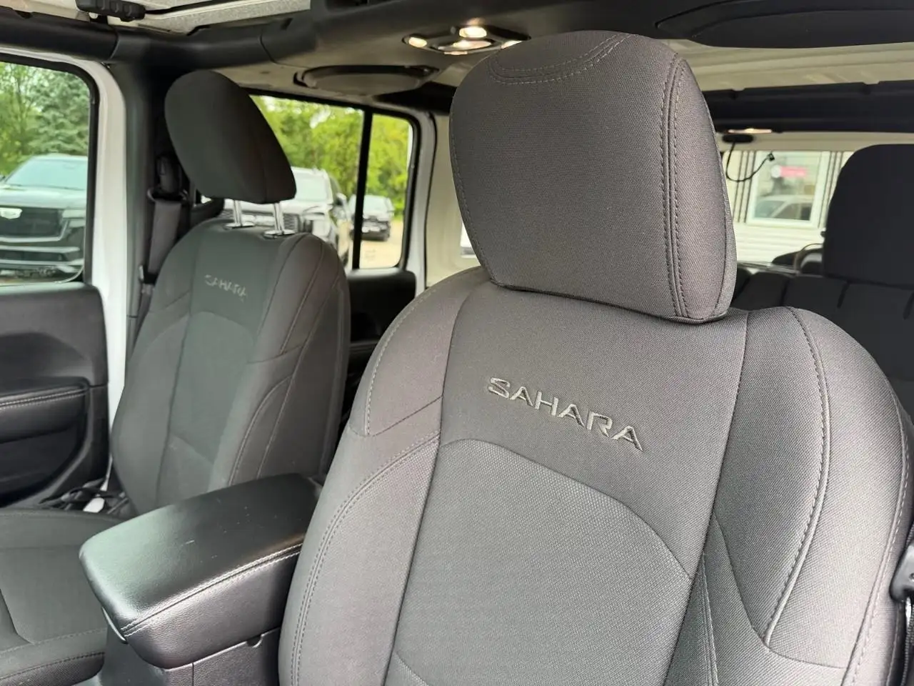 Jeep Wrangler - Image 16