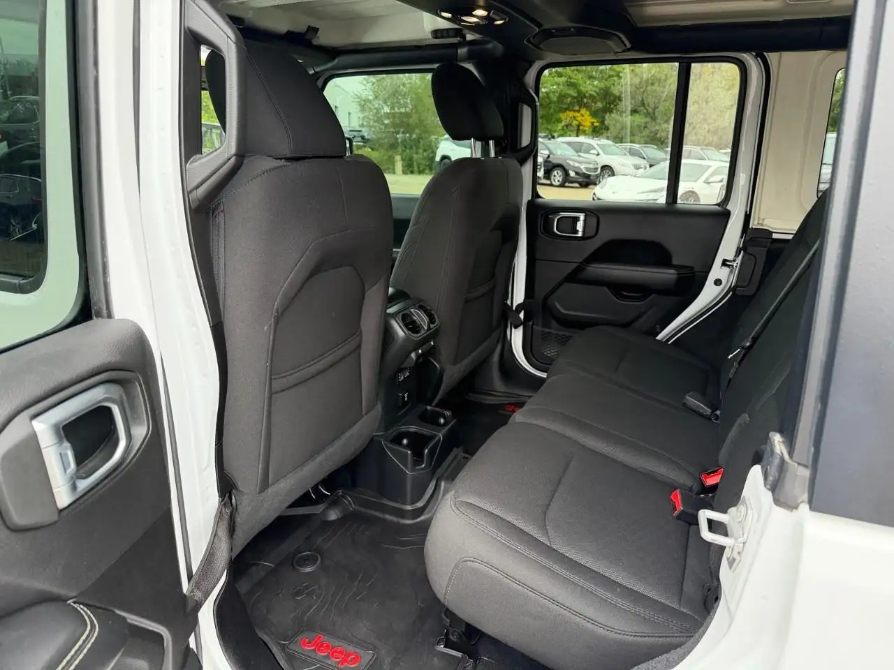 Jeep Wrangler - Image 18