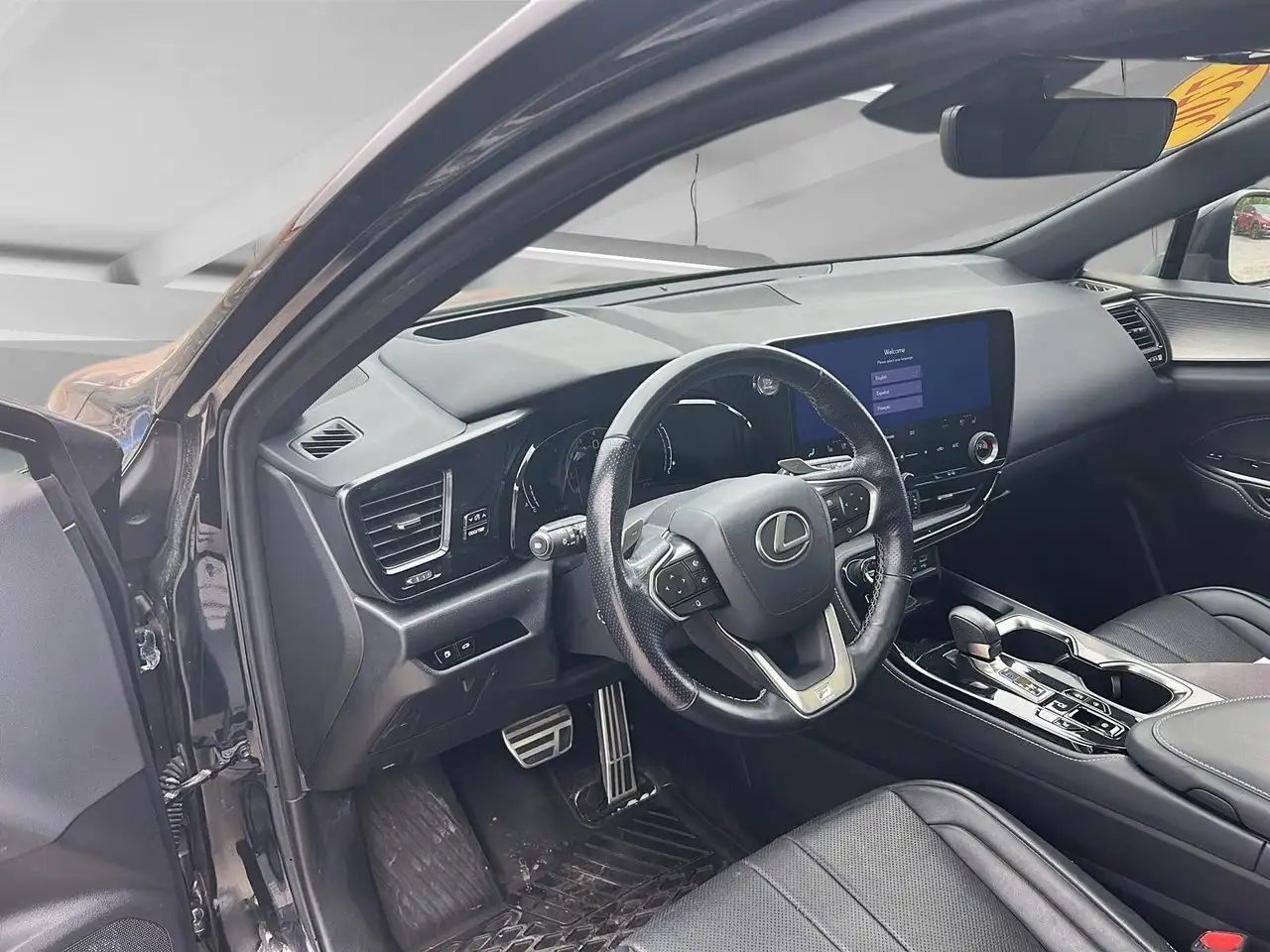 Lexus NX - Image 17